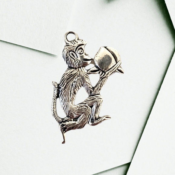 Jewelry - VTG Silvertone Monkey Pendant